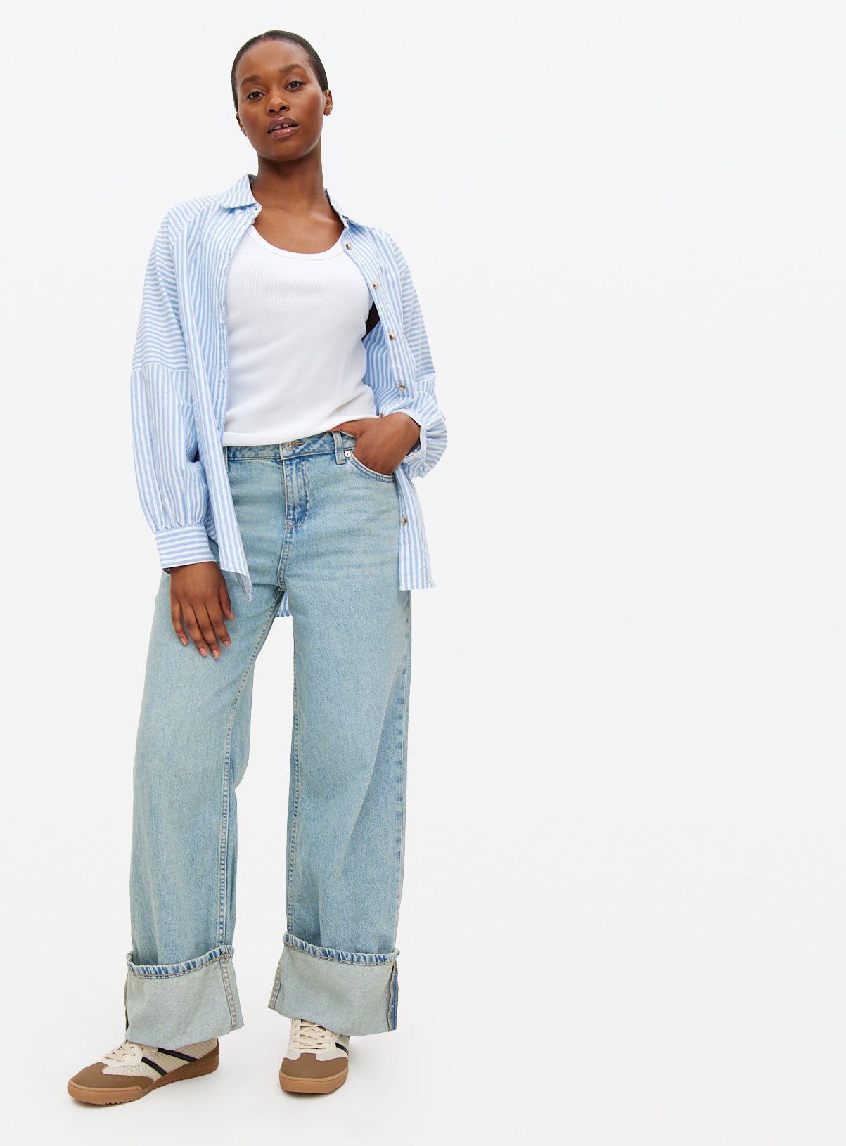 Light Wash Baggy Wide Leg Turn Up Hem Denim Jeans